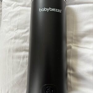 Baby Brezza Black Bottle Warmer portable ONLY USED ONCE !!!!